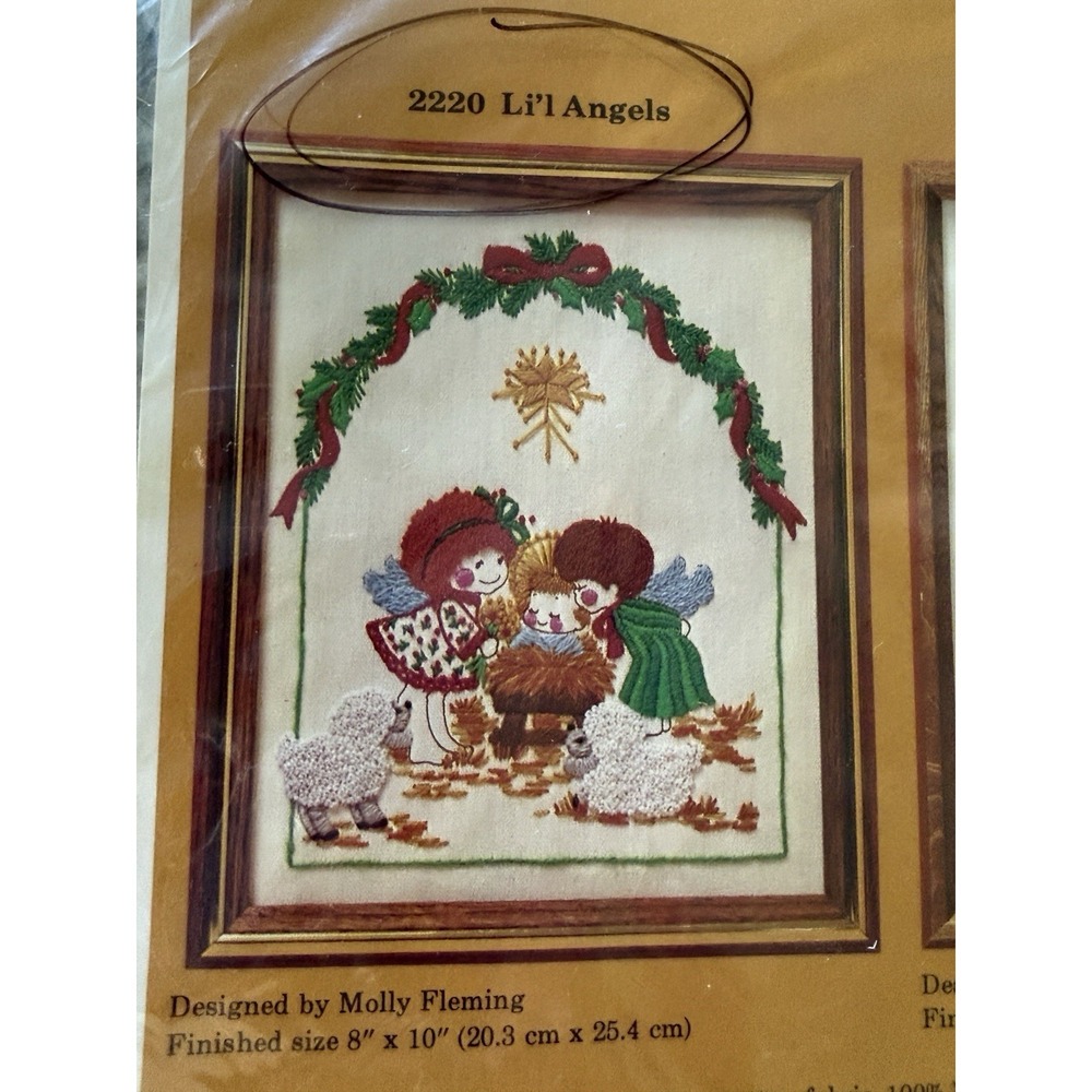 The Creative Circle Crewel embroidery kit "L'il Angels" 2220 Manger Angels Sheep